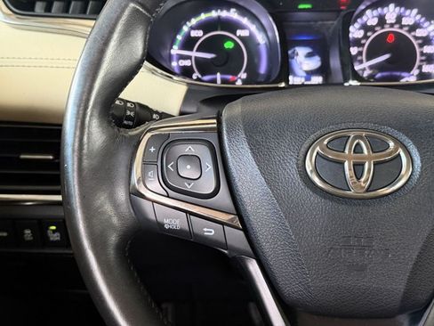 Used 2013 Toyota Avalon Limited FWD image 15