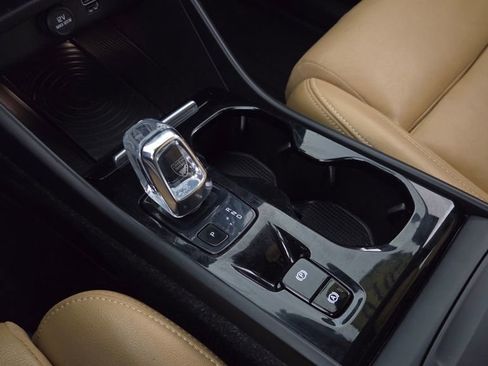 Used 2019 Volvo XC40 T5 Inscription image 26
