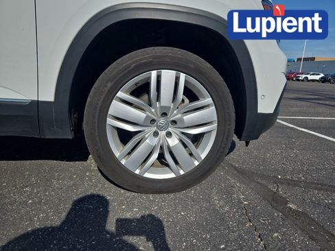 Used 2018 Volkswagen Atlas SEL Premium AWD/4WD image 16
