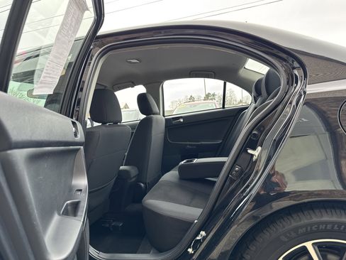 Used 2017 Mitsubishi Lancer ES image 10