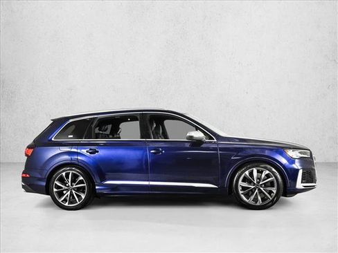 Used 2022 Audi SQ7 Premium Plus w/ SQ7 Executive Package AWD/4WD image 4