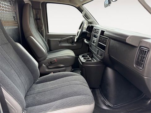 Used 2024 GMC Savana 2500 w/ Driver Convenience Package image 15