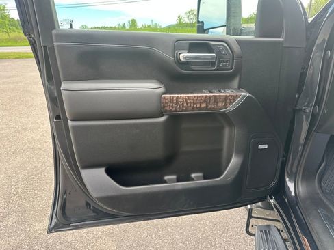Used 2021 GMC Sierra 3500 Denali w/ Denali Ultimate Package AWD/4WD image 10