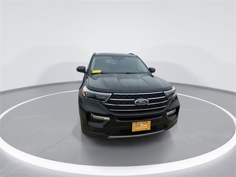 Certified 2024 Ford Explorer XLT w/ Equipment Group 202A image 3