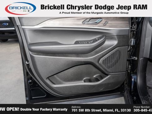 New 2025 Jeep Grand Cherokee L Limited image 12