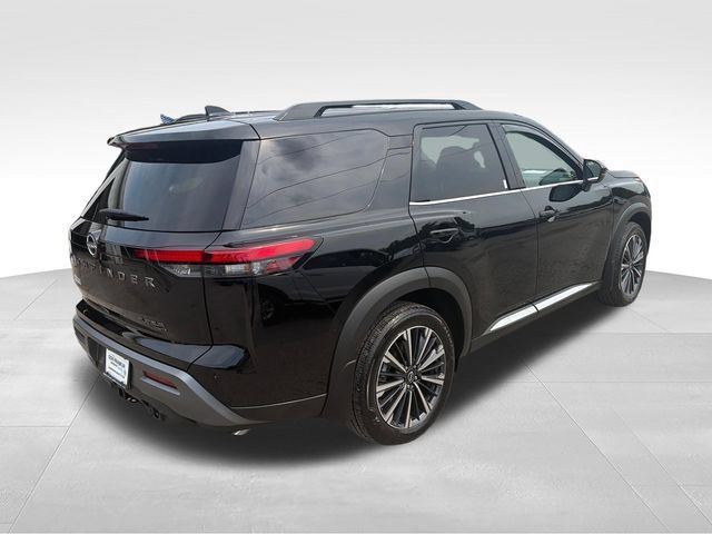 Certified 2026 Nissan Pathfinder Platinum AWD/4WD image 5