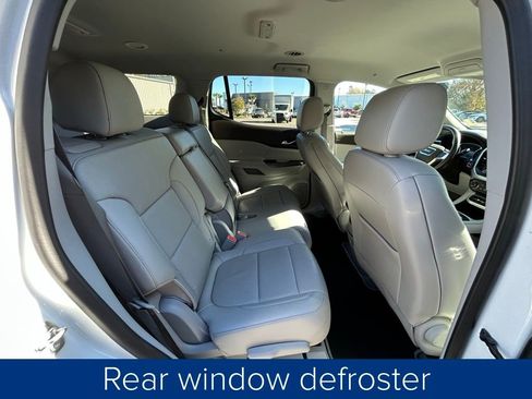 Used 2023 GMC Acadia SLT image 23
