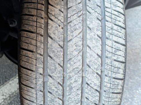 Used 2025 Volkswagen Taos SE image 30