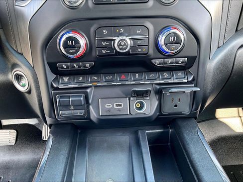 Used 2023 GMC Sierra 3500 Denali w/ Denali Ultimate Package image 24