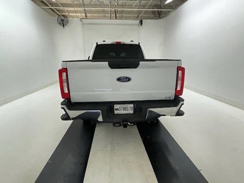 Used 2024 Ford F250 XL w/ FX4 Off-Road Package image 4