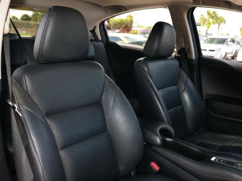 Used 2017 Honda HR-V EX-L image 19