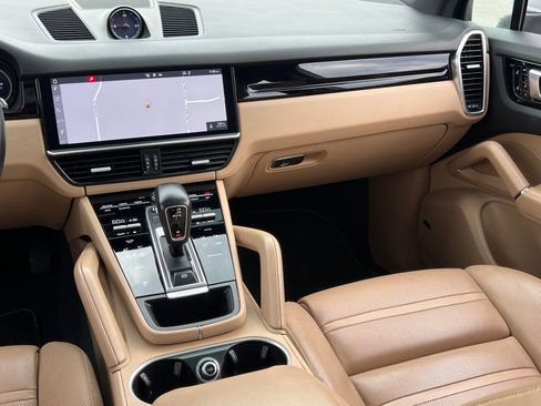 Certified 2020 Porsche Cayenne image 25