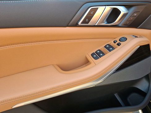 Used 2024 BMW X5 xDrive40i w/ Executive Package image 8