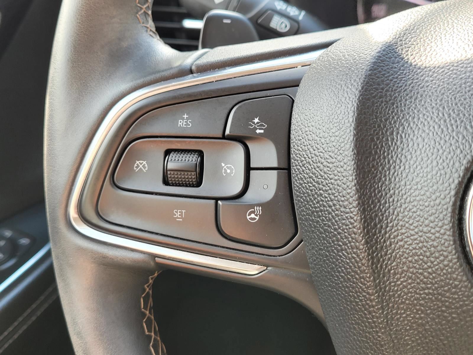 Used 2023 Buick Envision Essence w/ Sport Touring Package FWD image 31