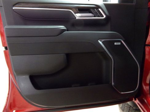 New 2026 GMC Sierra 2500 SLT w/ SLT Premium Package image 14