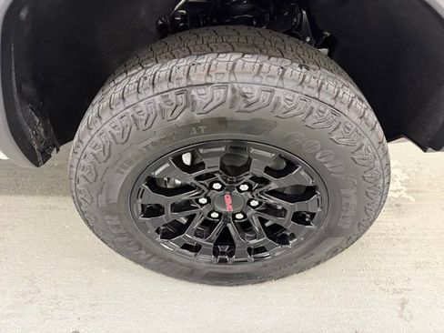 New 2026 GMC Canyon Elevation w/ Convenience Package image 4