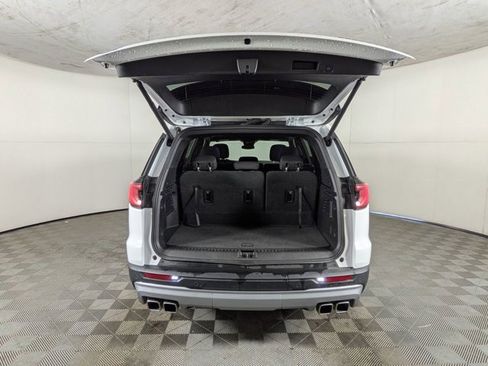 Certified 2025 GMC Acadia Elevation AWD/4WD image 11