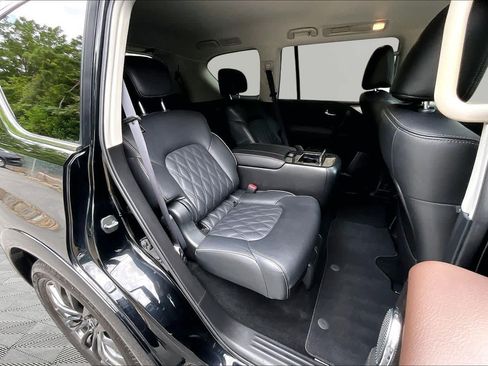 Used 2024 Nissan Armada Platinum w/ Captain's Chairs Package RWD image 20