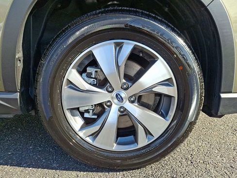 Used 2025 Subaru Ascent Premium image 8