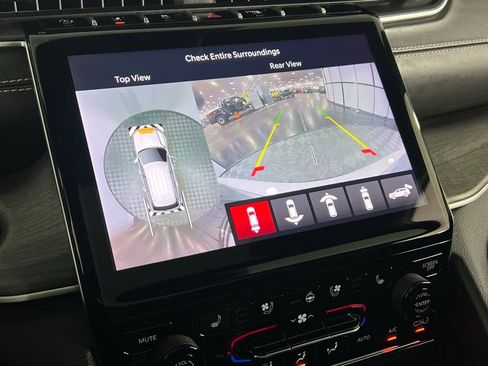 Used 2024 Jeep Grand Cherokee L Limited w/ Luxury Tech Group II image 20