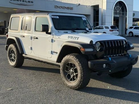 Used 2024 Jeep Wrangler Unlimited AWD/4WD image 4