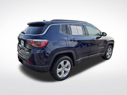 Used 2019 Jeep Compass Latitude w/ Cold Weather Group AWD/4WD image 3