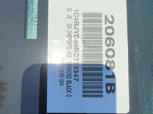 Used 2024 Jeep Grand Cherokee Overland w/ Advanced Protech Group III AWD/4WD image 19