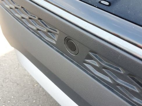 New 2025 Volkswagen Taos SE image 6