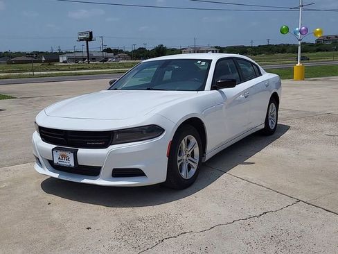 Used 2023 Dodge Charger SXT RWD image 3