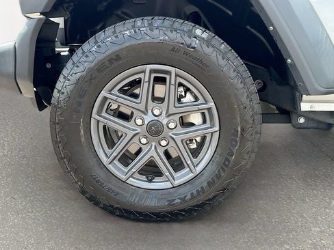 Used 2024 Jeep Wrangler Unlimited Sport AWD/4WD image 31