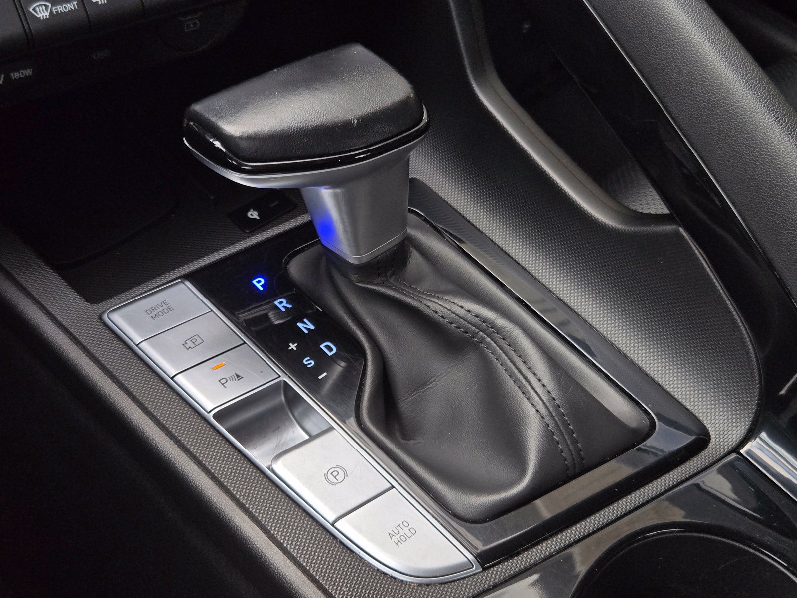 Used 2024 Hyundai Elantra Limited FWD image 17