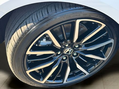 Used 2025 Honda Accord Touring image 9