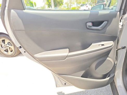 Used 2023 Hyundai Kona SE w/ Cargo Package AWD/4WD image 9