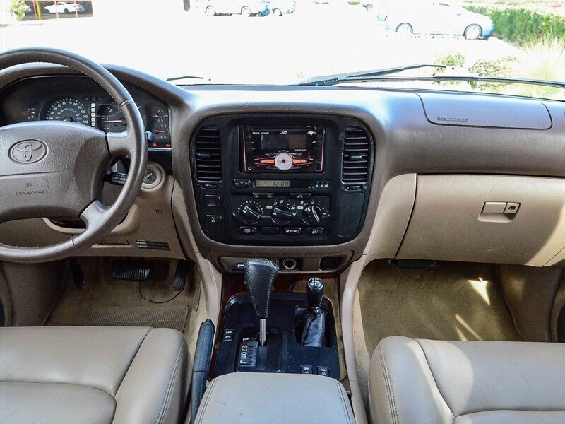 Used 2000 Toyota Land Cruiser w/ Convenience Pkg AWD/4WD image 19