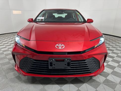 Used 2025 Toyota Camry LE image 5