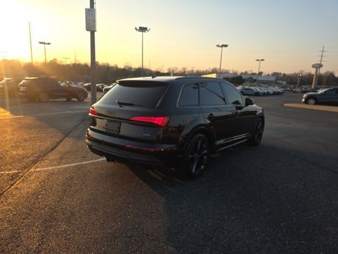 Used 2025 Audi Q7 3.0T Premium Plus image 3