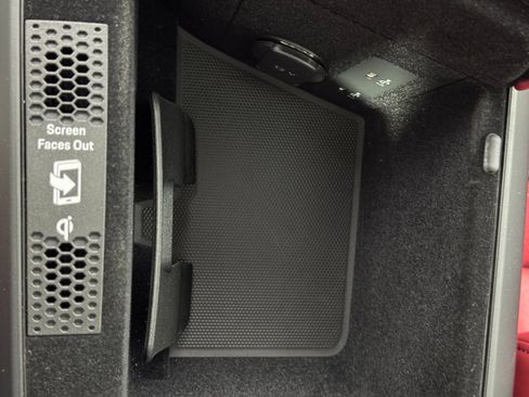 Used 2022 Porsche Taycan image 35