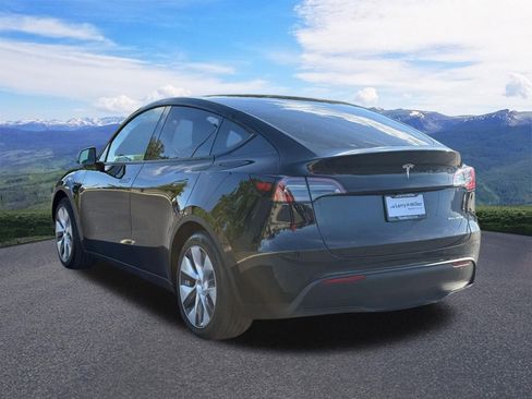 Used 2023 Tesla Model Y Long Range AWD/4WD image 3