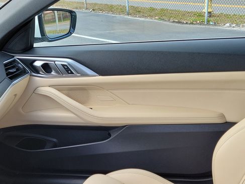 Used 2022 BMW 430i Convertible image 13