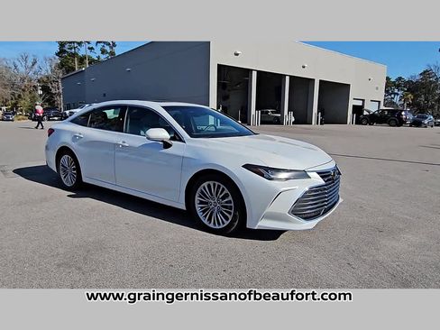 Used 2020 Toyota Avalon Limited image 36
