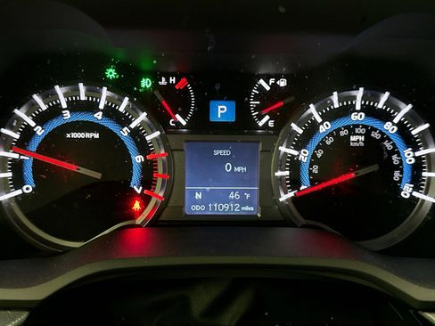 Used 2016 Toyota 4Runner Limited image 9