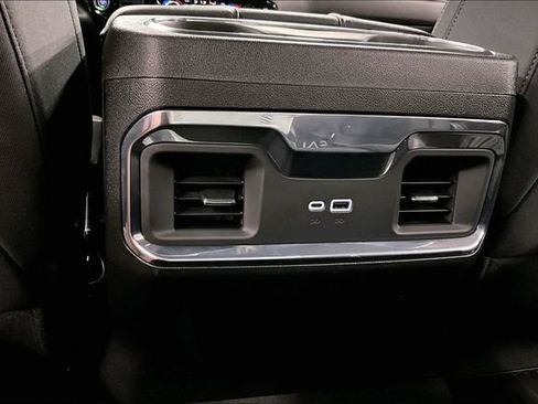Used 2024 GMC Sierra 1500 Elevation w/ Preferred Package AWD/4WD image 33