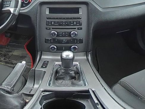 Used 2014 Ford Mustang Coupe RWD image 18