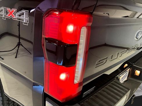 Used 2025 Ford F250 Lariat AWD/4WD image 24