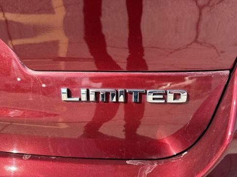 Used 2023 Jeep Grand Cherokee L Limited w/ Luxury Tech Group II image 32