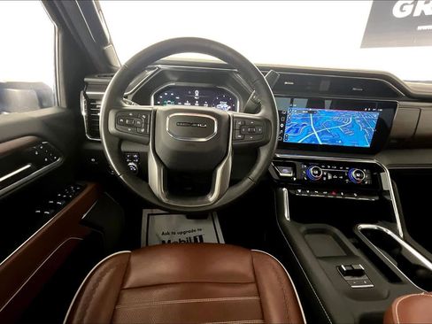 Certified 2025 GMC Sierra 2500 Denali Ultimate w/ Max Trailering Package AWD/4WD image 6