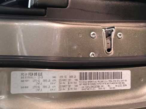 Used 2019 Jeep Cherokee Latitude w/ Popular Appearance Group FWD image 33