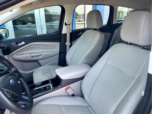 Used 2017 Ford Escape SE FWD image 10
