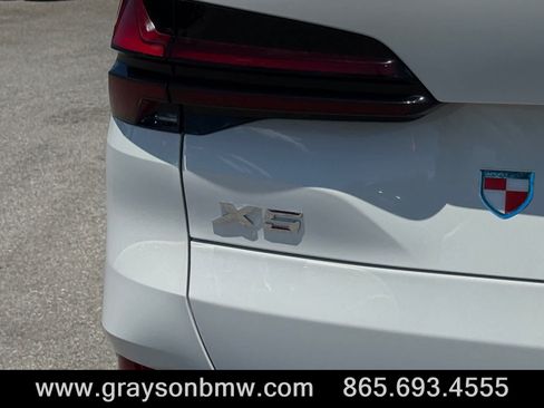 Used 2026 BMW X5 xDrive40i AWD/4WD image 9