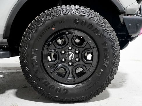 Used 2024 Ford Bronco Wildtrak AWD/4WD image 39